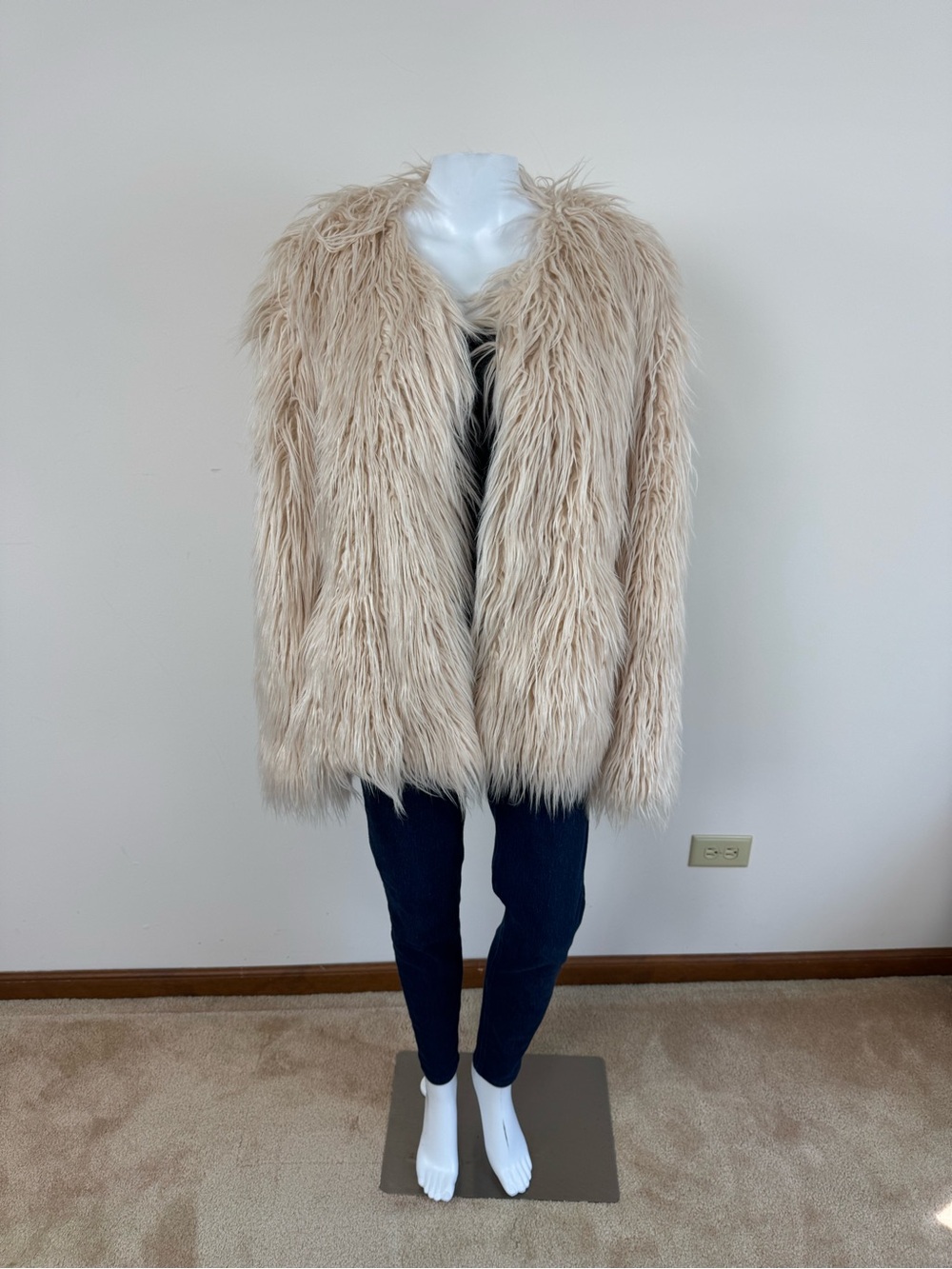 Antonio Melani Mongolian Style Faux Fur Jacket Cream Ivory Hook Closure L - Picture 7 of 15
